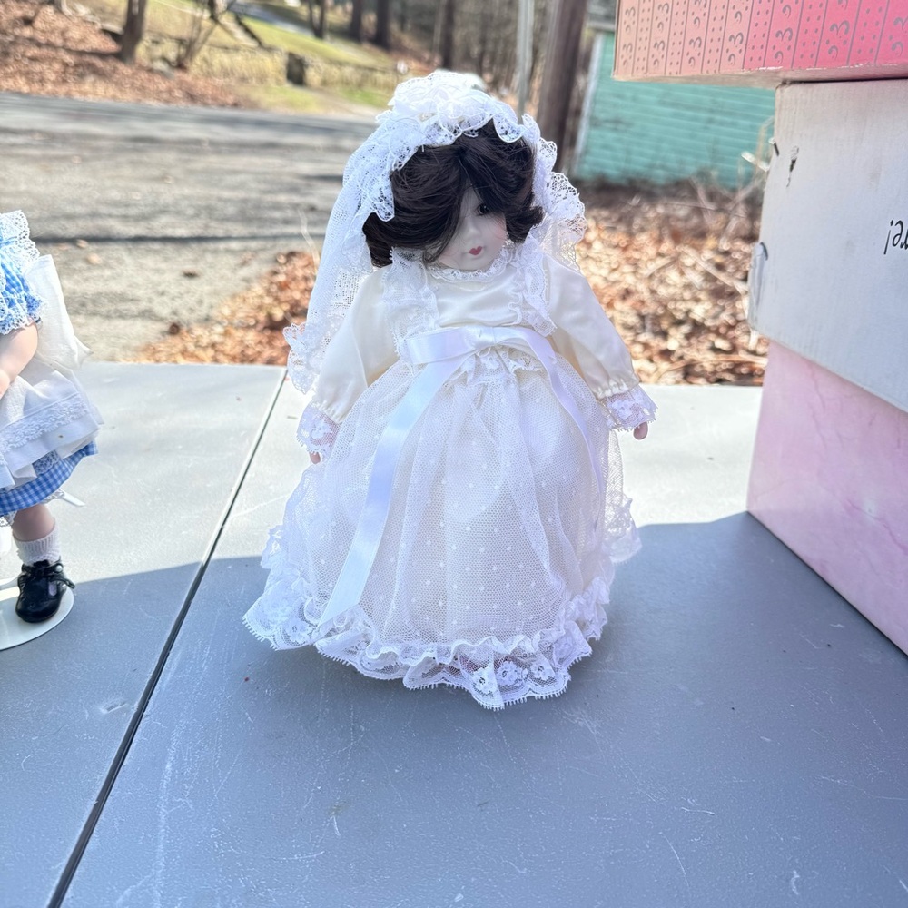 Vintage porcelain Musical rotating Bride doll